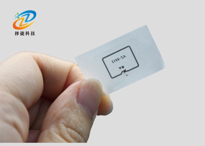 超高頻Wet inlay AZ 9613 19*12.5mm產品實拍展示圖二